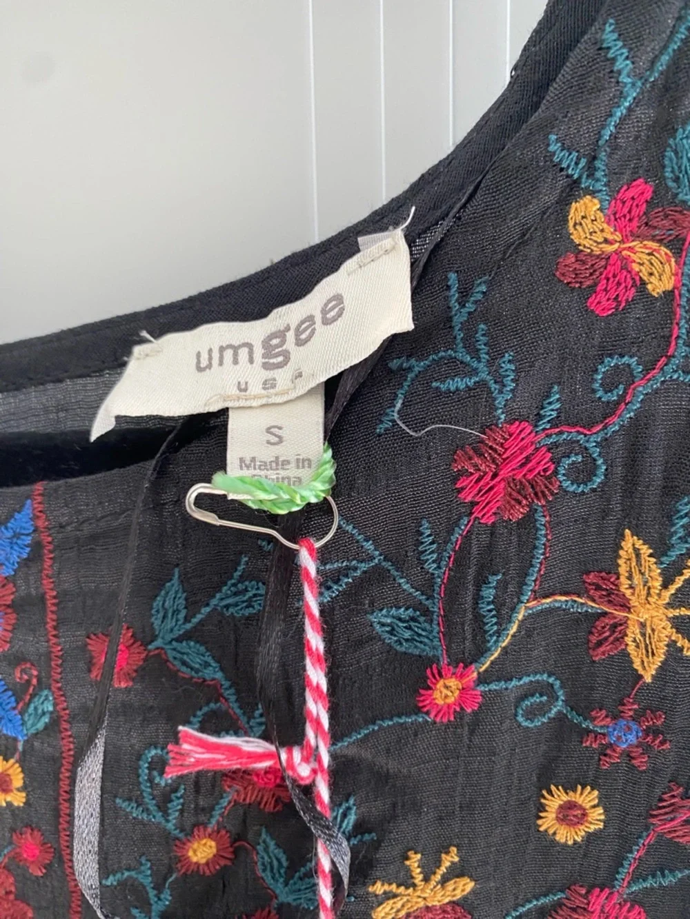 Umgee Black Boho Embroidered Peasant Top - Picture 2 of 4
